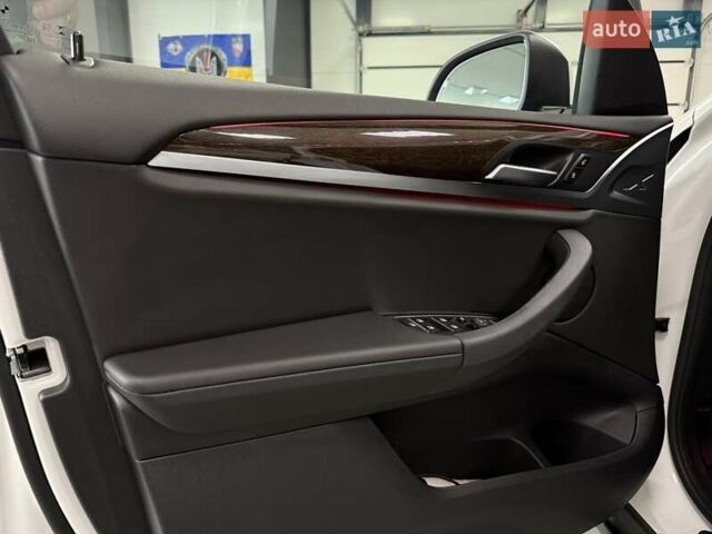 Білий БМВ Х3, об'ємом двигуна 2 л та пробігом 24 тис. км за 49900 $, фото 41 на Automoto.ua