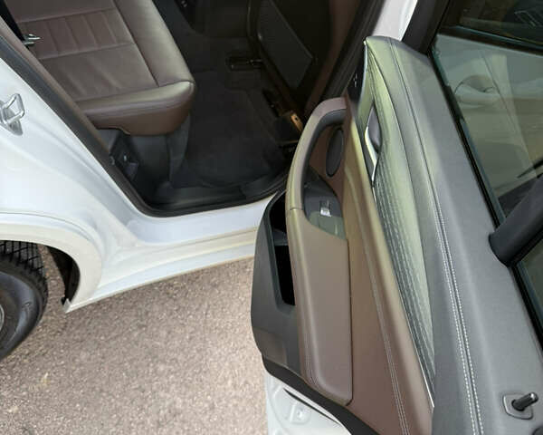 Белый БМВ Х3, объемом двигателя 2.99 л и пробегом 9 тыс. км за 75500 $, фото 24 на Automoto.ua