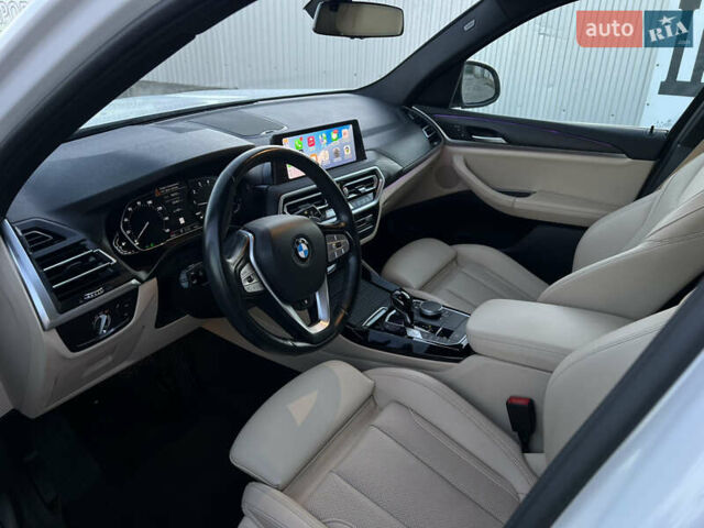 Белый БМВ Х3, объемом двигателя 2 л и пробегом 69 тыс. км за 35400 $, фото 4 на Automoto.ua