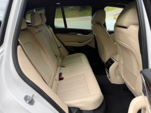 Белый БМВ Х3, объемом двигателя 2 л и пробегом 10 тыс. км за 47000 $, фото 10 на Automoto.ua