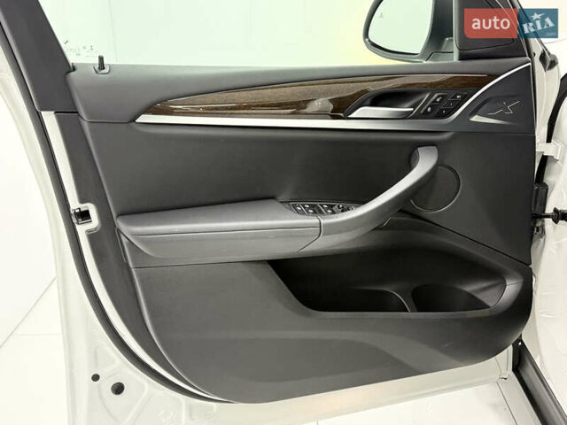 Белый БМВ Х3, объемом двигателя 2 л и пробегом 29 тыс. км за 40500 $, фото 15 на Automoto.ua