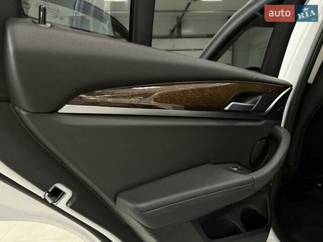 Білий БМВ Х3, об'ємом двигуна 2 л та пробігом 24 тис. км за 49900 $, фото 42 на Automoto.ua