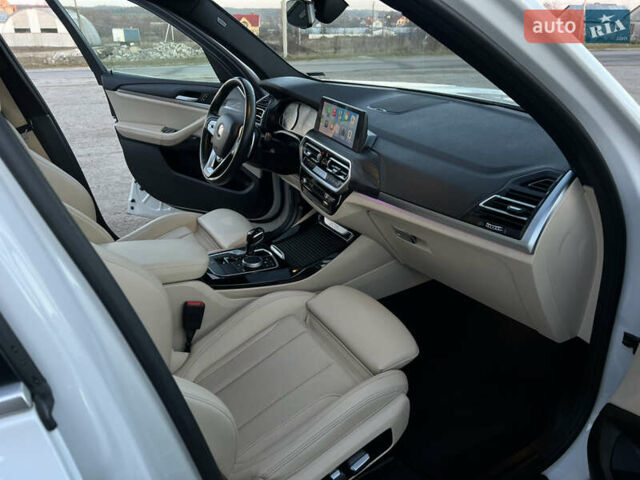 Белый БМВ Х3, объемом двигателя 2 л и пробегом 69 тыс. км за 35400 $, фото 35 на Automoto.ua