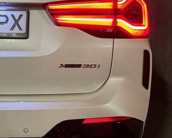 Белый БМВ Х3, объемом двигателя 2 л и пробегом 35 тыс. км за 59999 $, фото 9 на Automoto.ua