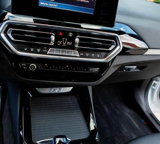 Білий БМВ Х3, об'ємом двигуна 0 л та пробігом 25 тис. км за 49500 $, фото 41 на Automoto.ua