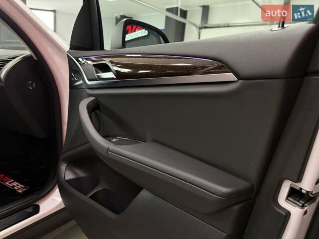 Білий БМВ Х3, об'ємом двигуна 2 л та пробігом 24 тис. км за 49900 $, фото 49 на Automoto.ua