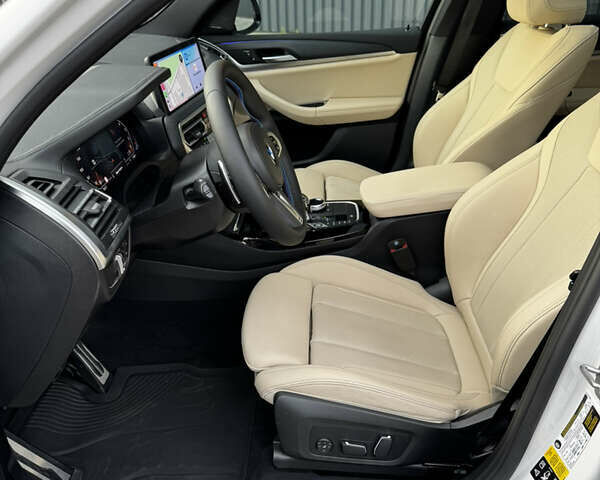 Белый БМВ Х3, объемом двигателя 2 л и пробегом 16 тыс. км за 45600 $, фото 10 на Automoto.ua