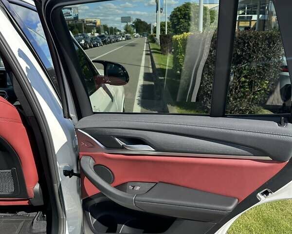 Белый БМВ Х3, объемом двигателя 3 л и пробегом 4 тыс. км за 55900 $, фото 44 на Automoto.ua