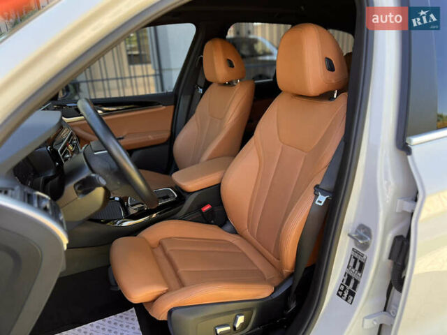 Білий БМВ Х3, об'ємом двигуна 2 л та пробігом 35 тис. км за 55000 $, фото 25 на Automoto.ua