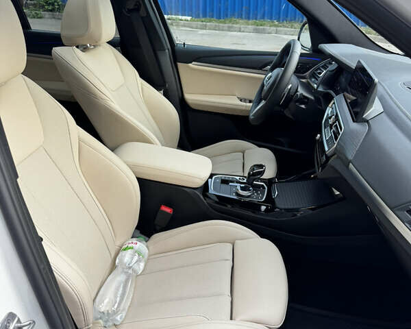 Белый БМВ Х3, объемом двигателя 2 л и пробегом 11 тыс. км за 49900 $, фото 25 на Automoto.ua