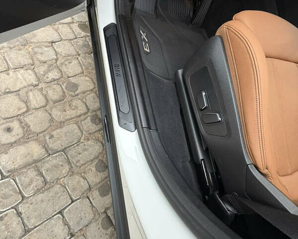 Білий БМВ Х3, об'ємом двигуна 2 л та пробігом 39 тис. км за 47600 $, фото 25 на Automoto.ua