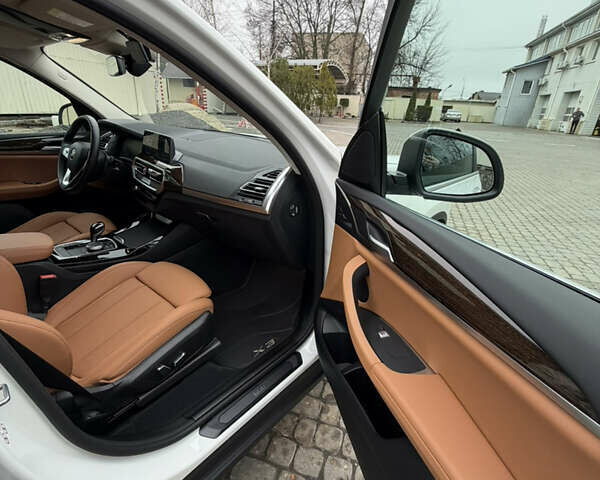 Білий БМВ Х3, об'ємом двигуна 2 л та пробігом 39 тис. км за 47600 $, фото 30 на Automoto.ua