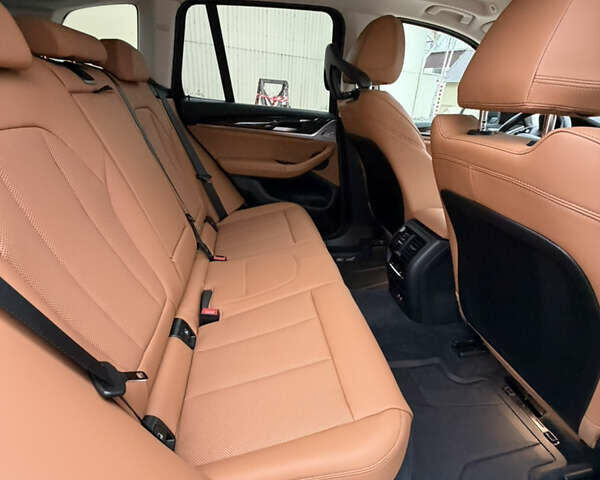 Білий БМВ Х3, об'ємом двигуна 2 л та пробігом 39 тис. км за 47600 $, фото 23 на Automoto.ua