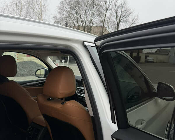 Білий БМВ Х3, об'ємом двигуна 2 л та пробігом 39 тис. км за 47600 $, фото 32 на Automoto.ua