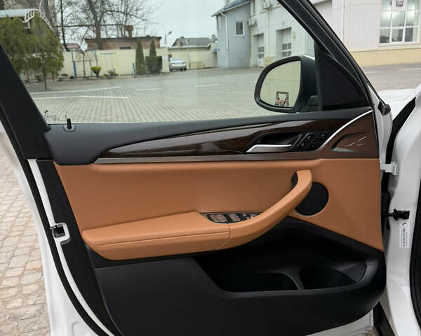 Білий БМВ Х3, об'ємом двигуна 2 л та пробігом 39 тис. км за 47600 $, фото 10 на Automoto.ua