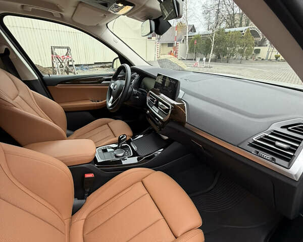 Білий БМВ Х3, об'ємом двигуна 2 л та пробігом 39 тис. км за 47600 $, фото 33 на Automoto.ua