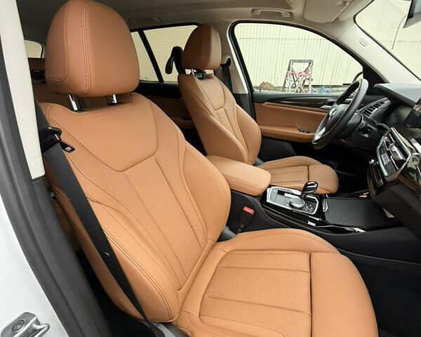 Білий БМВ Х3, об'ємом двигуна 2 л та пробігом 39 тис. км за 47600 $, фото 31 на Automoto.ua