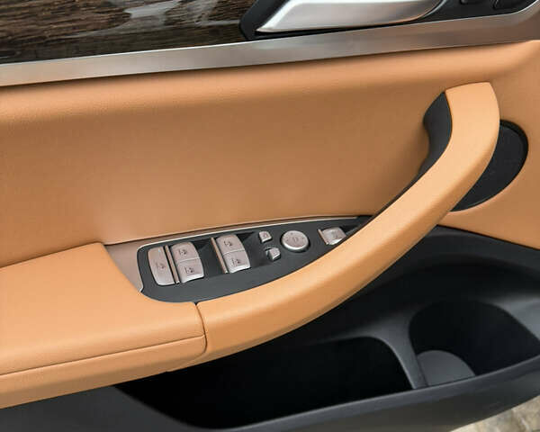 Білий БМВ Х3, об'ємом двигуна 2 л та пробігом 39 тис. км за 47600 $, фото 11 на Automoto.ua