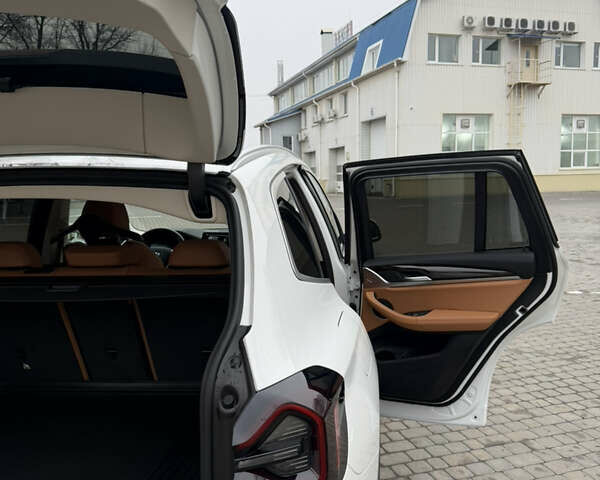Білий БМВ Х3, об'ємом двигуна 2 л та пробігом 39 тис. км за 47600 $, фото 37 на Automoto.ua
