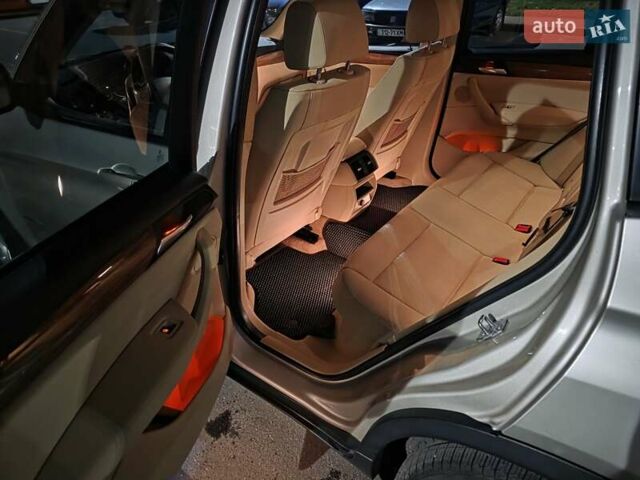 Бежевий БМВ Х3, об'ємом двигуна 2 л та пробігом 187 тис. км за 13900 $, фото 16 на Automoto.ua
