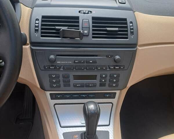 Чорний БМВ Х3, об'ємом двигуна 3 л та пробігом 172 тис. км за 11837 $, фото 18 на Automoto.ua