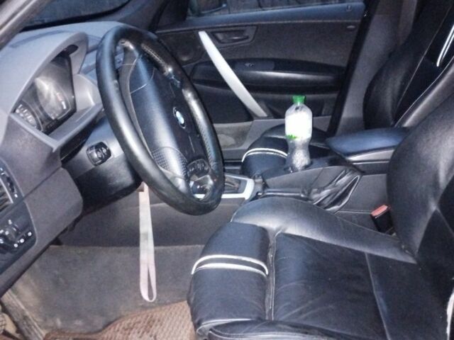 Черный БМВ Х3, объемом двигателя 3 л и пробегом 214 тыс. км за 5500 $, фото 7 на Automoto.ua