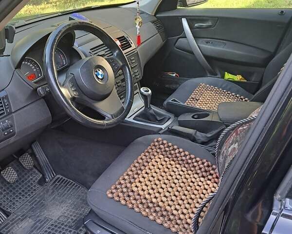 Черный БМВ Х3, объемом двигателя 2 л и пробегом 350 тыс. км за 8500 $, фото 5 на Automoto.ua