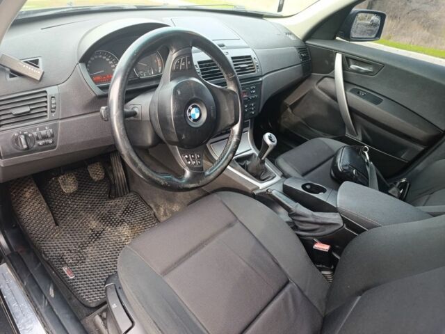 Черный БМВ Х3, объемом двигателя 2 л и пробегом 333 тыс. км за 4700 $, фото 4 на Automoto.ua