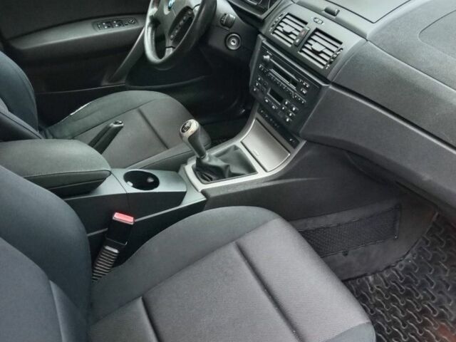 Черный БМВ Х3, объемом двигателя 2 л и пробегом 356 тыс. км за 7000 $, фото 5 на Automoto.ua