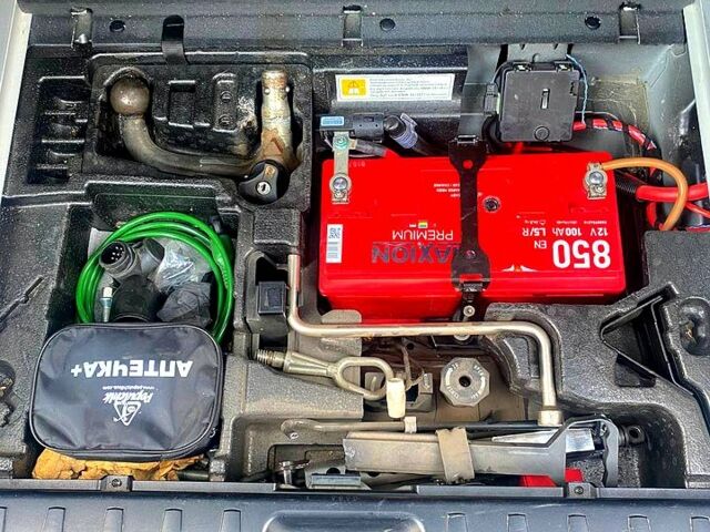 Черный БМВ Х3, объемом двигателя 2 л и пробегом 325 тыс. км за 9500 $, фото 6 на Automoto.ua