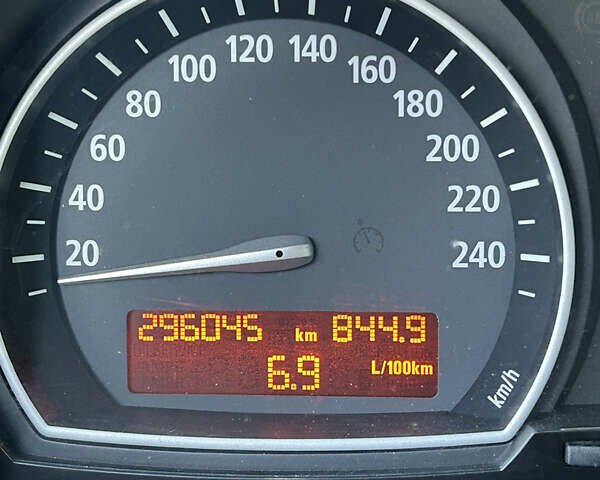 Черный БМВ Х3, объемом двигателя 2 л и пробегом 300 тыс. км за 9800 $, фото 12 на Automoto.ua