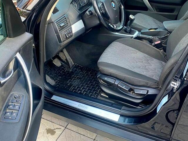 Черный БМВ Х3, объемом двигателя 2 л и пробегом 325 тыс. км за 9500 $, фото 4 на Automoto.ua