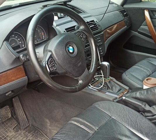 Чорний БМВ Х3, об'ємом двигуна 3 л та пробігом 318 тис. км за 8600 $, фото 4 на Automoto.ua