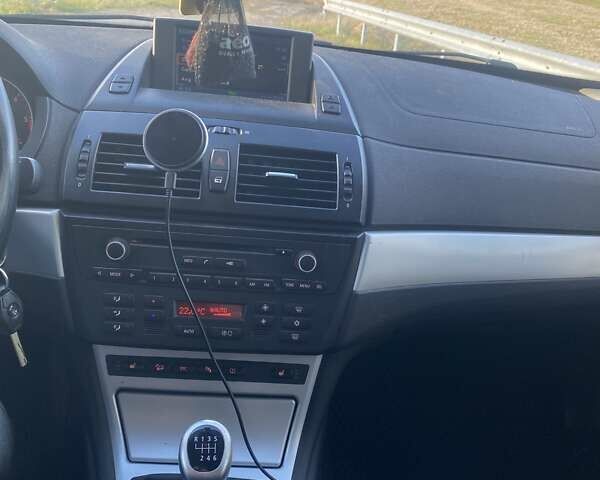 Черный БМВ Х3, объемом двигателя 2 л и пробегом 271 тыс. км за 10500 $, фото 4 на Automoto.ua