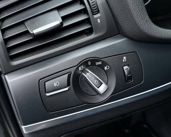 Чорний БМВ Х3, об'ємом двигуна 3 л та пробігом 267 тис. км за 12500 $, фото 11 на Automoto.ua