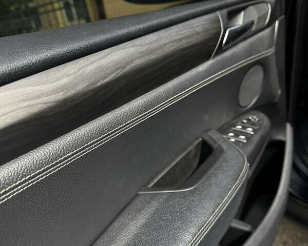 Чорний БМВ Х3, об'ємом двигуна 3 л та пробігом 250 тис. км за 12500 $, фото 7 на Automoto.ua
