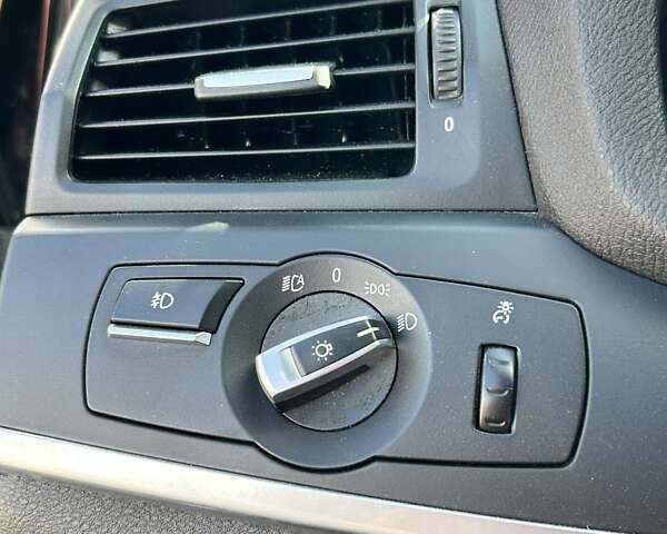 Чорний БМВ Х3, об'ємом двигуна 2 л та пробігом 293 тис. км за 12600 $, фото 26 на Automoto.ua