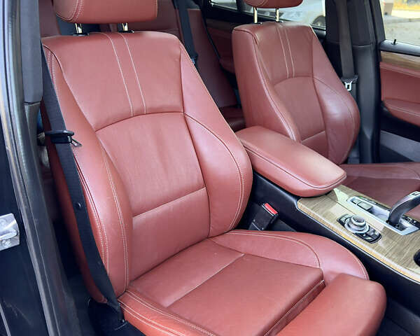 Черный БМВ Х3, объемом двигателя 2 л и пробегом 246 тыс. км за 14000 $, фото 26 на Automoto.ua