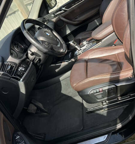 Чорний БМВ Х3, об'ємом двигуна 2 л та пробігом 260 тис. км за 18000 $, фото 11 на Automoto.ua