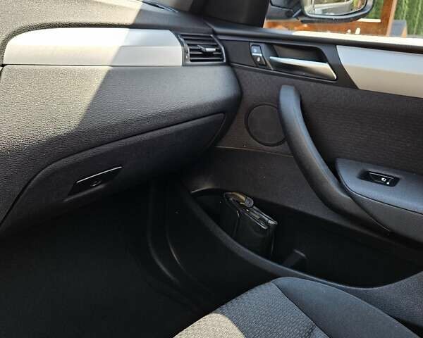 Чорний БМВ Х3, об'ємом двигуна 2 л та пробігом 236 тис. км за 20999 $, фото 30 на Automoto.ua