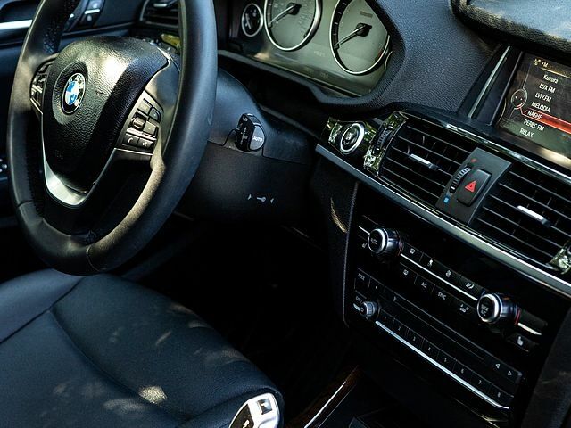 Чорний БМВ Х3, об'ємом двигуна 2 л та пробігом 188 тис. км за 16299 $, фото 6 на Automoto.ua