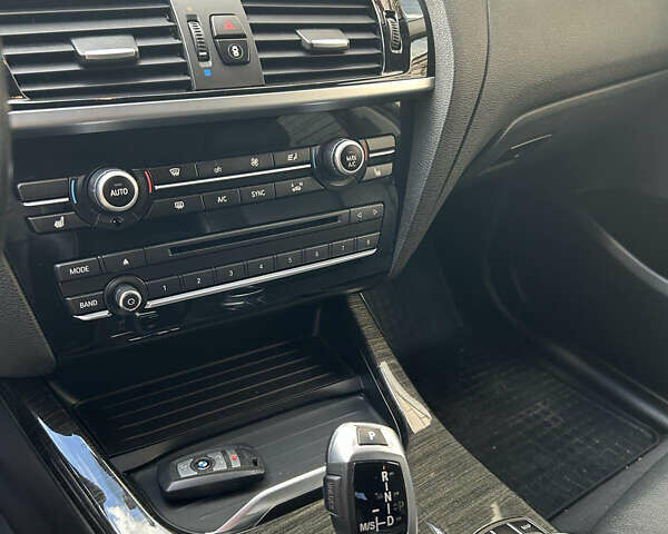 Чорний БМВ Х3, об'ємом двигуна 2.98 л та пробігом 181 тис. км за 18200 $, фото 16 на Automoto.ua