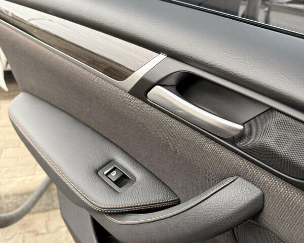 Черный БМВ Х3, объемом двигателя 2 л и пробегом 200 тыс. км за 22000 $, фото 53 на Automoto.ua