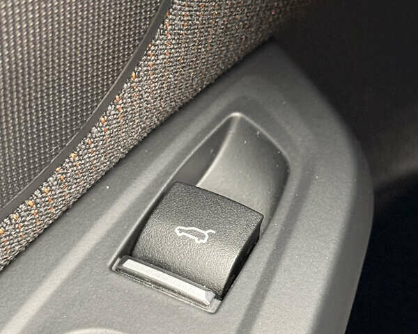 Черный БМВ Х3, объемом двигателя 2 л и пробегом 200 тыс. км за 22000 $, фото 64 на Automoto.ua