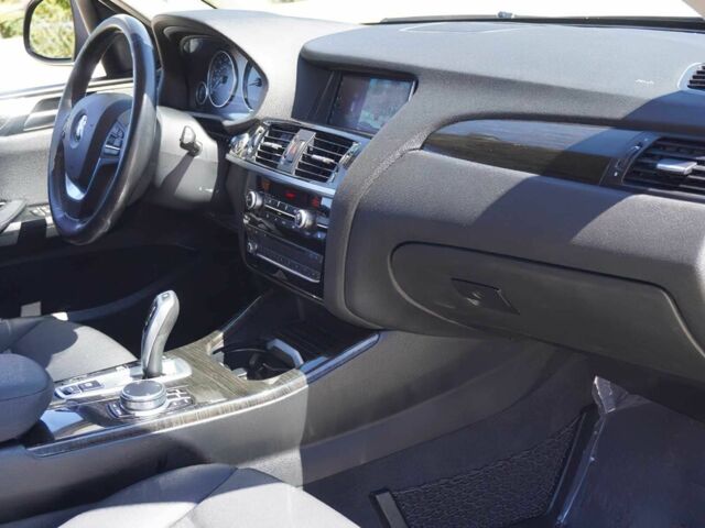 Чорний БМВ Х3, об'ємом двигуна 3 л та пробігом 50 тис. км за 7000 $, фото 10 на Automoto.ua