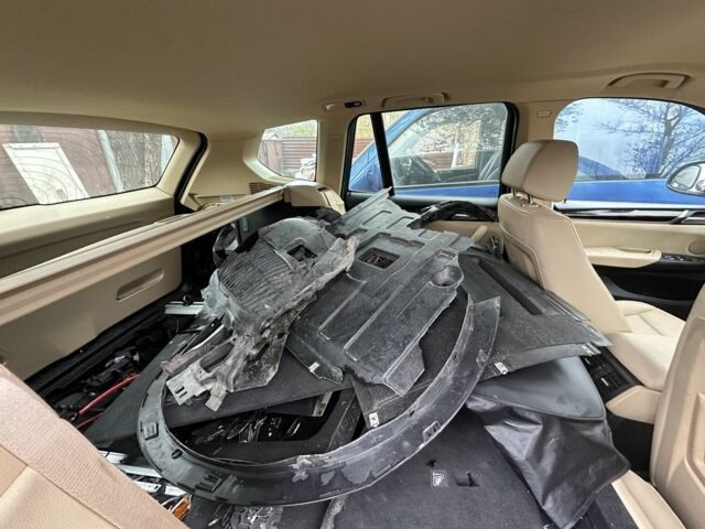 Чорний БМВ Х3, об'ємом двигуна 2 л та пробігом 76 тис. км за 9500 $, фото 5 на Automoto.ua