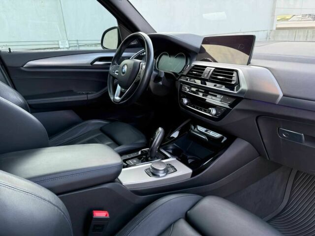 Черный БМВ Х3, объемом двигателя 3 л и пробегом 41 тыс. км за 12500 $, фото 9 на Automoto.ua