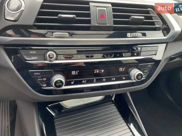 Чорний БМВ Х3, об'ємом двигуна 2 л та пробігом 157 тис. км за 26499 $, фото 28 на Automoto.ua