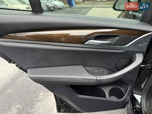 Черный БМВ Х3, объемом двигателя 2 л и пробегом 147 тыс. км за 27399 $, фото 31 на Automoto.ua