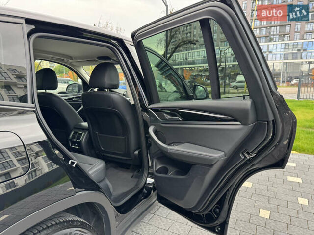 Чорний БМВ Х3, об'ємом двигуна 2 л та пробігом 117 тис. км за 26500 $, фото 39 на Automoto.ua